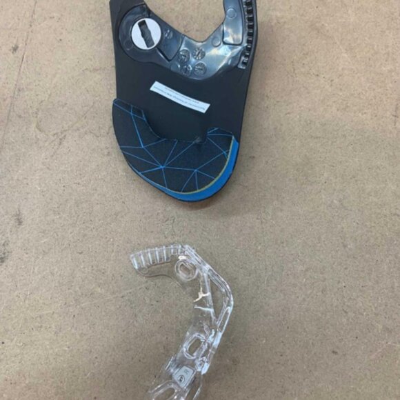 Black Rawlings Baseball face guard - Picture 3 of 4